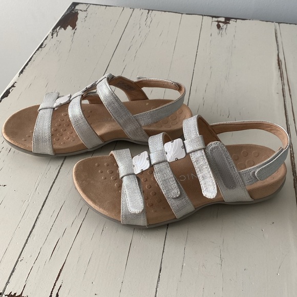 Vionic Metallic Rest Amber Backstrap Sandals 8W - Picture 4 of 9